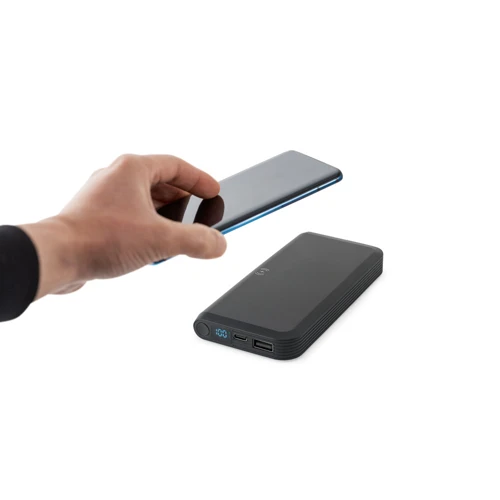 BECKER 10. 10.000 mAh-s power bank újrahasznosított ABS-ből (100% rABS) 15W szupergyors vezeték nélküli töltővel Fekete 