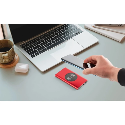 CASSINI. Power bank 4.000 mAh 5W-os vezeték nélküli töltővel újrahasznosított alumíniumból (100%-ban rAL) Fekete 