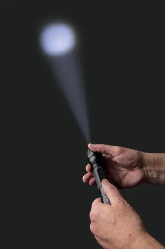 10W-os Heavy duty CREE zseblámpa Fekete 