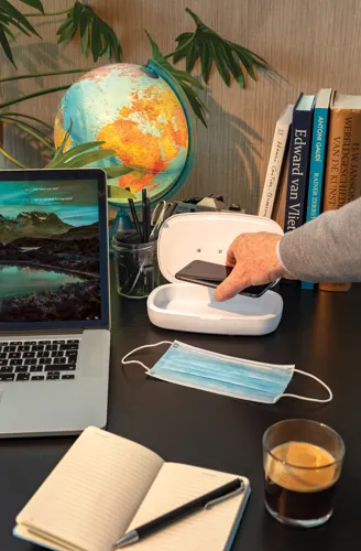 UV-C fertőtlenítő doboz 5W-os vezeték nélküli töltővel