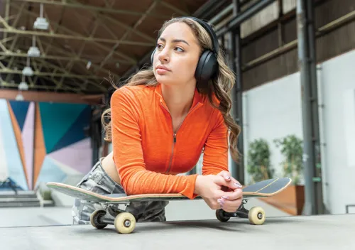 Urban Vitamin Cupertino RCS újrah. műanyag ANC fejhallgató