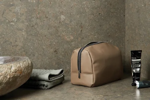 VINGA Bermond RCS újrahasznosított PU piperetáska