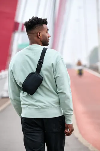 Aero Aware™ RPET mindennapi sling táska Fekete 