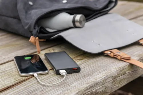 Alumínium 18W-os 10 000 mAh PD powerbank Fekete 