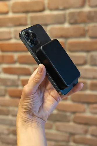 Amporia RCS újrah. műany. kész. 10 000 mAh-s mágn.powerbank Fekete 