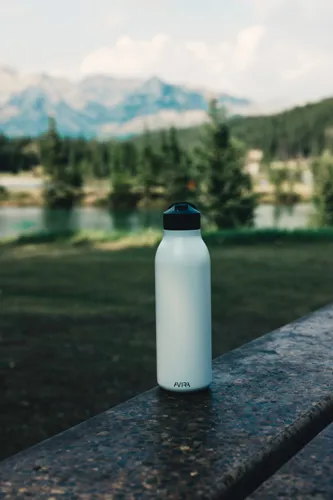 Avira Ara RCS újrahaszn. acél fliptop vizespalack, 500 ml Fehér 