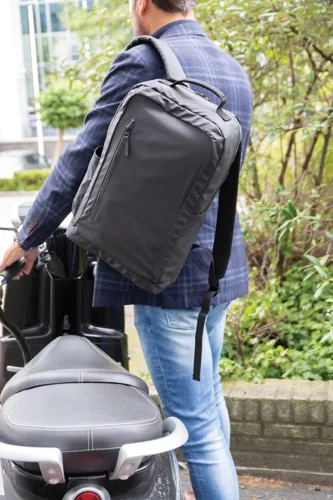 Fashion 15,6"-es PVC-mentes laptop hátizsák Fekete 