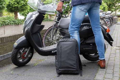 Fashion 15,6"-es PVC-mentes laptop hátizsák Fekete 