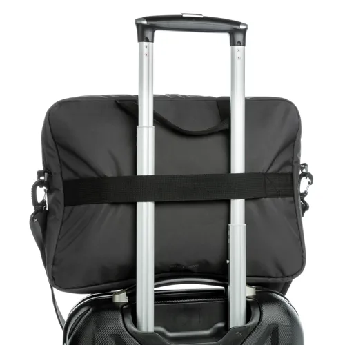 Impact AWARE™ RPET 15,6"-es laptoptáska Fekete 