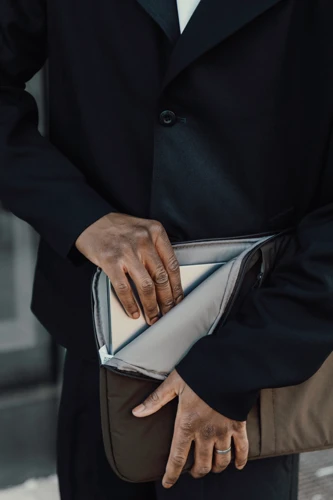 KENTO URBAN RCS újrahasznosított nejlon 15,6 colos laptoptok Barna 
