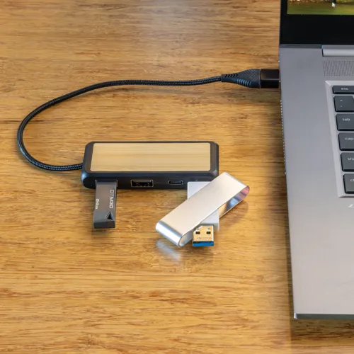 Link RCS újrah. műanyag&bambusz kettős bemeneti USB elosztó Fekete 