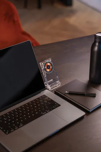 Magcharge 15 W-os mágneses vezeték nélküli töltőállvány Fehér 