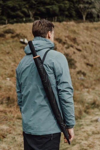 Nordic Drift Trail 27"-es AWARE™ RPET viharálló esernyő Fekete 