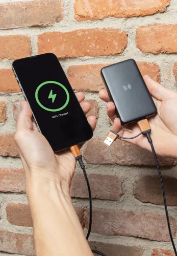 RCS újrah. műanyag 5000 mAh 5W-os vezeték nélküli powerbank Fekete 
