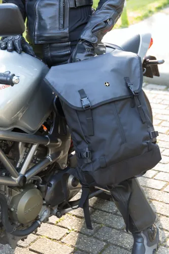 Swiss Peak 17”-es laptop hátizsák Fekete 