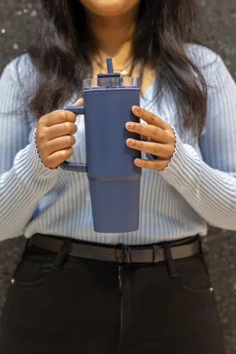 Tana RCS újrahasznosított műanyag pohár fogantyúval, 750 ml Kék 