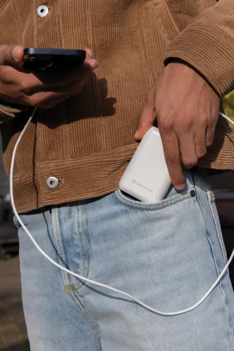 Urban Vitamin Alameda 10 000 mAh 18W-os PD powerbank Fehér 
