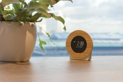 Utah RCS újrahaszn. műanyag és bambusz LCD asztali óra Barna 