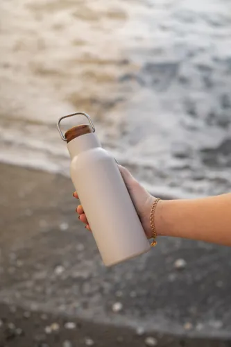 VINGA Ciro RCS újrahasznosított vákuumpalack, 580 ml Barna 