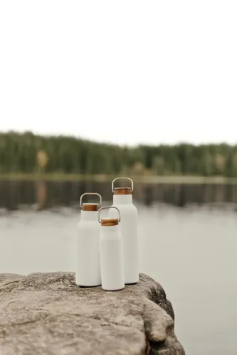 VINGA Ciro RCS újrahasznosított vákuumpalack, 580 ml Fehér 