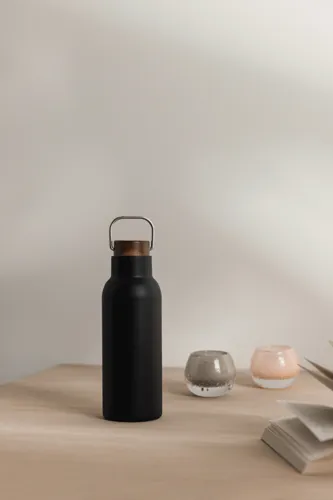 VINGA Ciro RCS újrahasznosított vákuumpalack, 580 ml Fekete 