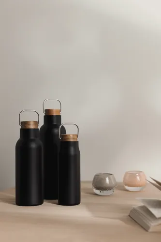 VINGA Ciro RCS újrahasznosított vákuumpalack, 580 ml Fekete 