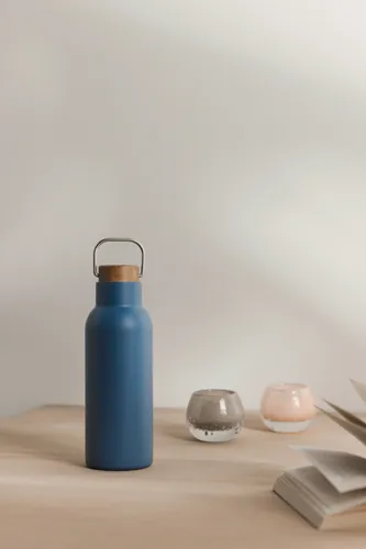 VINGA Ciro RCS újrahasznosított vákuumpalack, 580 ml Kék 