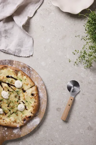 VINGA Paso pizzaszeletelő Barna 