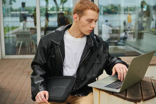 XD Design 14"-es laptop táska Fekete 
