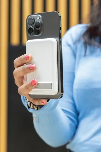 Zen RCS újrah. műanyag 5000mAh 5W mágneses bambusz powerbank Fehér 