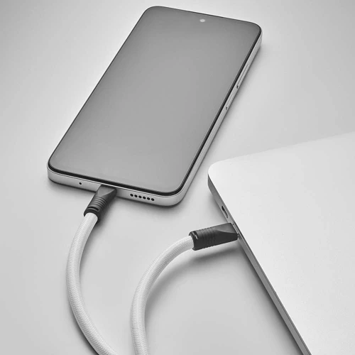 Állítható, C-ről C-re csatlakozós, 60 W-os, töltő- és adatátviteli kábeles nyakpánt telefontartóval.  