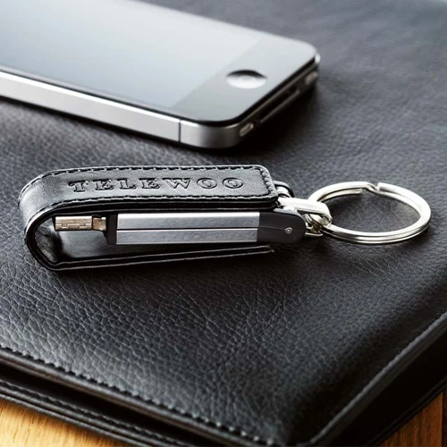 Fém USB pendrive bőr borítással 1-64GB.  