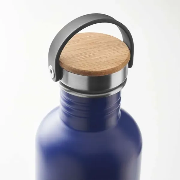 750 ml-es, egyedi Pantone színű, szimplafalú rozsdamentes acél palack.  