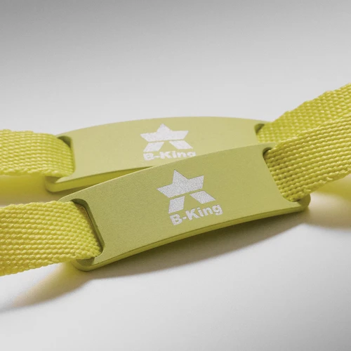 Pantone színű, twill szövésű poliészter cipőfűző  