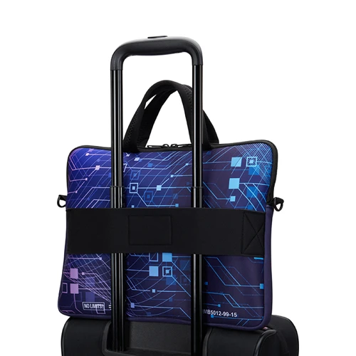 Szublimált neoprén laptoptok cipzárral és gurulós pánttal.  