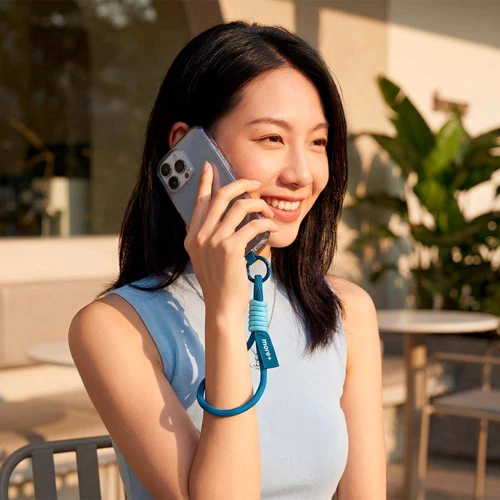 Zsinóros kulcstartó és telefontartó az Ön egyedi címkéjével  