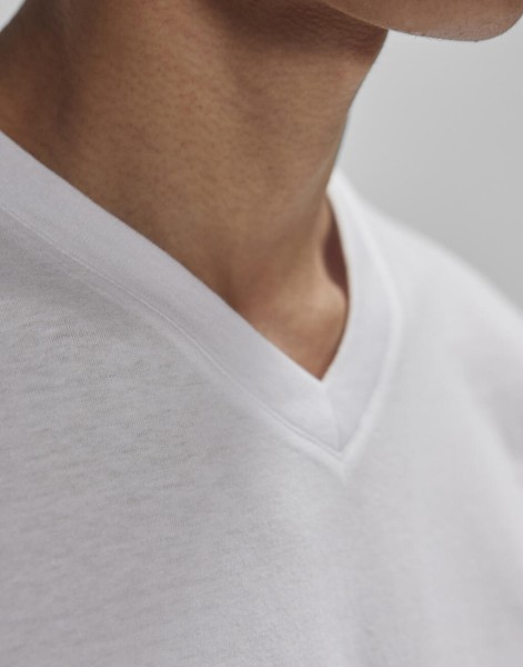 #E150 V T-Shirt  