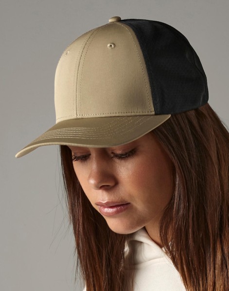 Technical Mesh Trucker  
